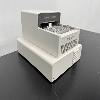 Applied Biosystems Automated Thermal Cycler image 0
